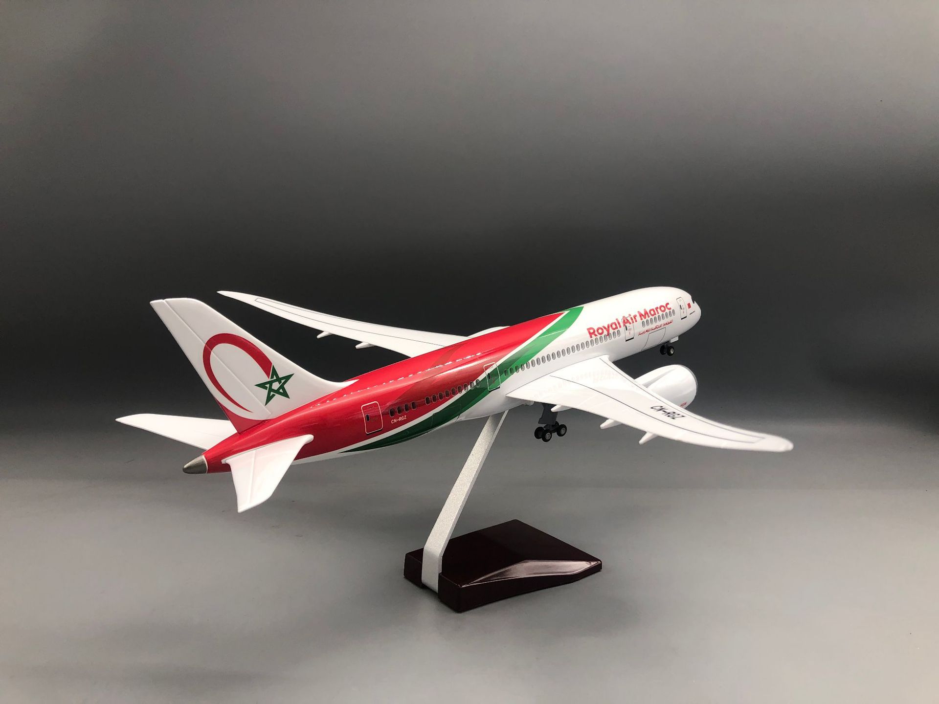 Modellino di Aereo Royal Air M - Office Technology recensione e prezzo