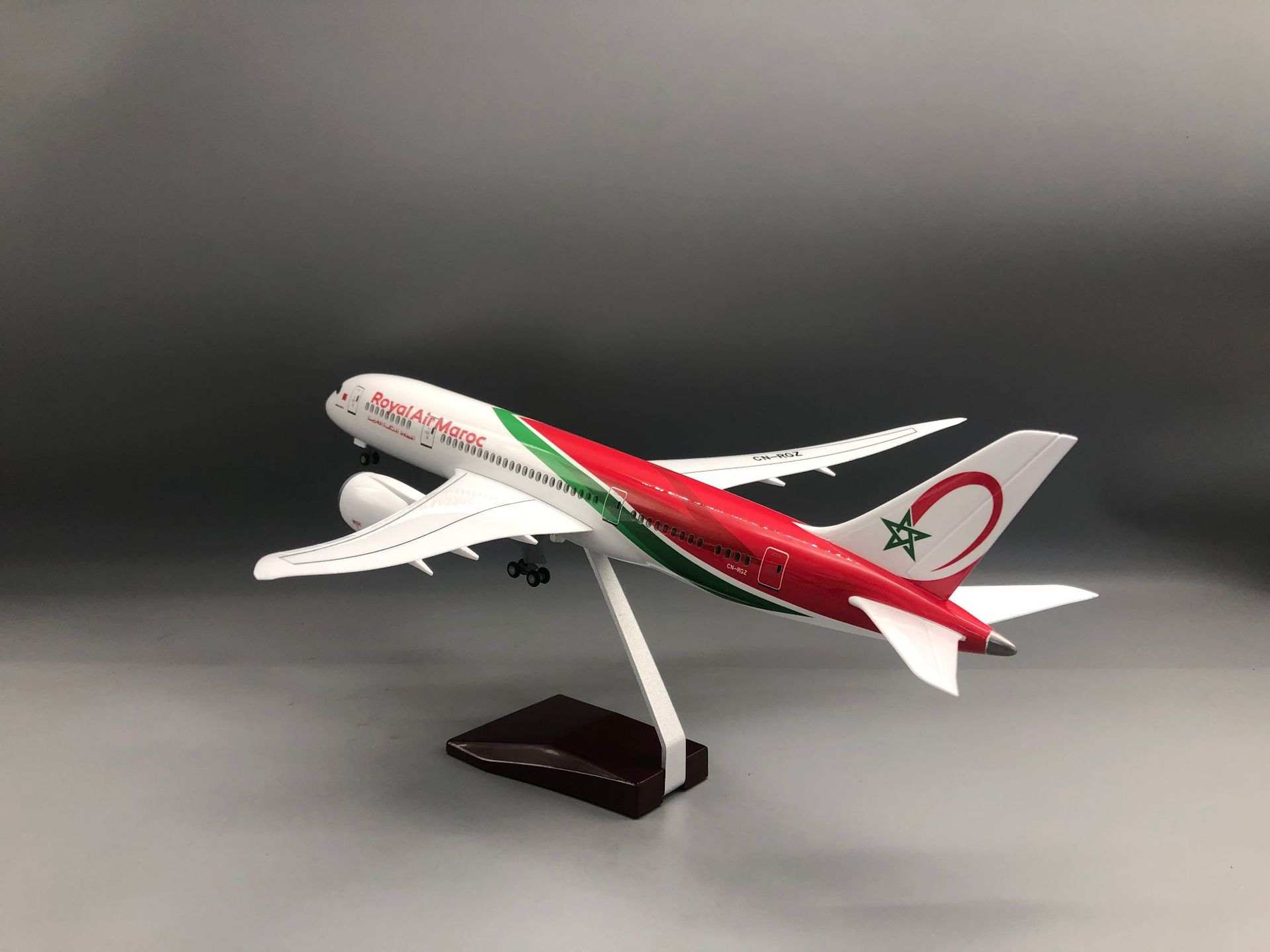 Modellino di Aereo Royal Air M - Office Technology recensione e prezzo