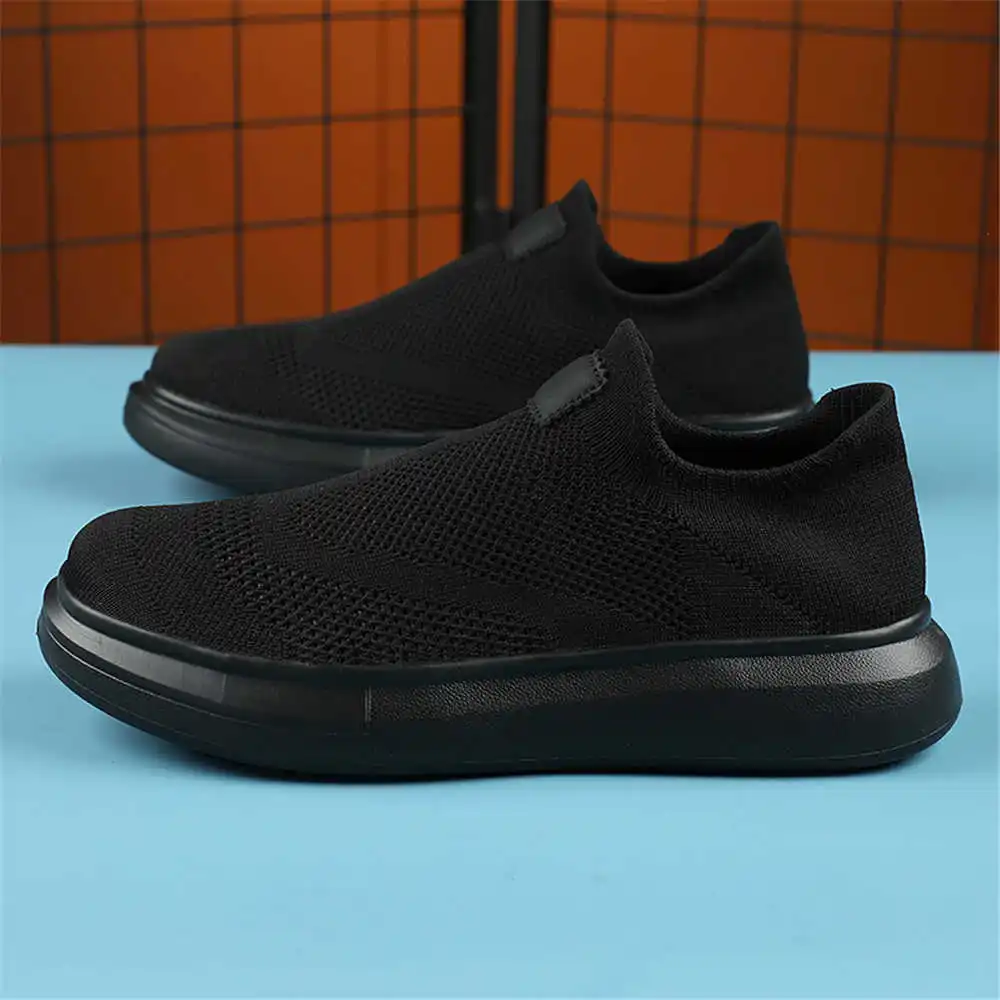 Calze con plateau scarpe marro - Office Tech Setup recensione e prezzo